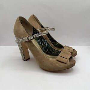Seychelles khaki tan suede peeptoe snakeskin heel platform mary jane heels. 8.5